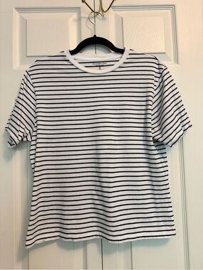 Abercrombie & Fitch White Black Stripe Crew Neck T-Shirt